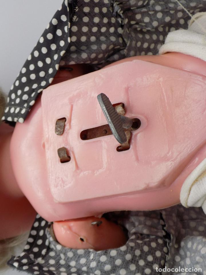 Mu&ntilde;ecas espa&ntilde;olas modernas: MU&Ntilde;ECA A CUERDA- NO FUNCIONA EL MECANISMO - Foto 4