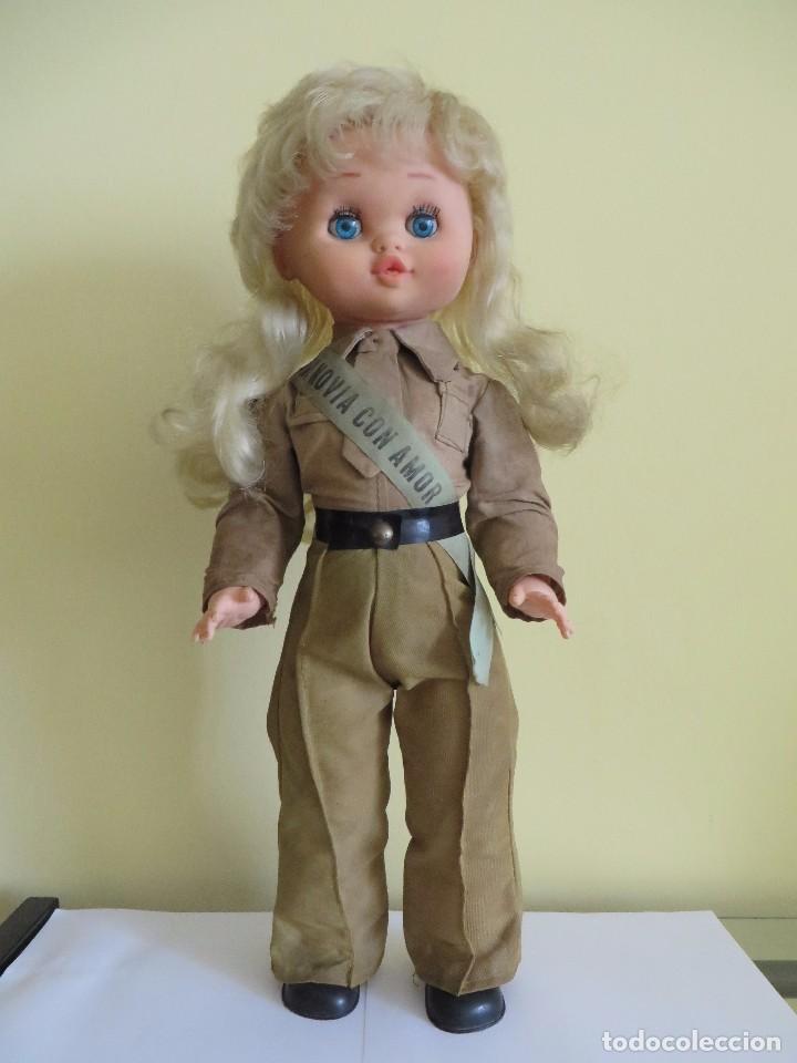 Mu&ntilde;ecas espa&ntilde;olas modernas: Mu&ntilde;eca militar rubia con su ropa original - Foto 1
