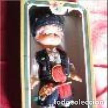 Mu&ntilde;ecas Espa&ntilde;olas Modernas: GAITERO CON MADRE&Ntilde;ES ASTURIANO CON CAJA A&Ntilde;OS 70 80. C12 B