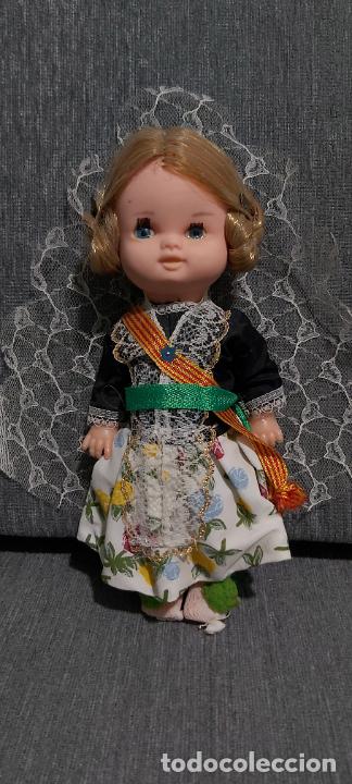 Mu&ntilde;ecas espa&ntilde;olas modernas: Mu&ntilde;eca fallera sin marca - Foto 1