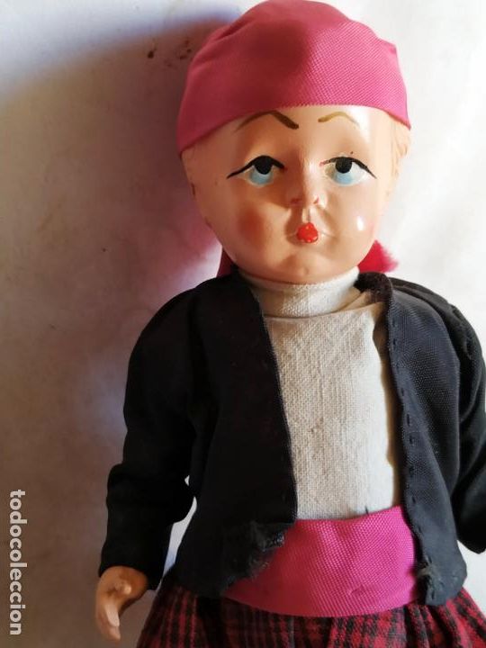 Mu&ntilde;ecas espa&ntilde;olas modernas: Mu&ntilde;eco en traje regional espa&ntilde;ol - Foto 1