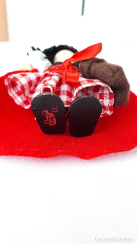 Mu&ntilde;ecas espa&ntilde;olas modernas: MU&Ntilde;ECA CAPERUCITA DE MADERA 10 CM - Foto 2