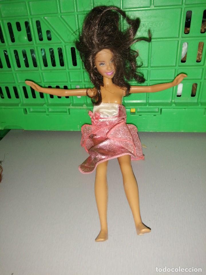 Mu&ntilde;ecas espa&ntilde;olas modernas: Mu&ntilde;eca con vestido MATTEL 2007 BARBIE ? - Foto 1