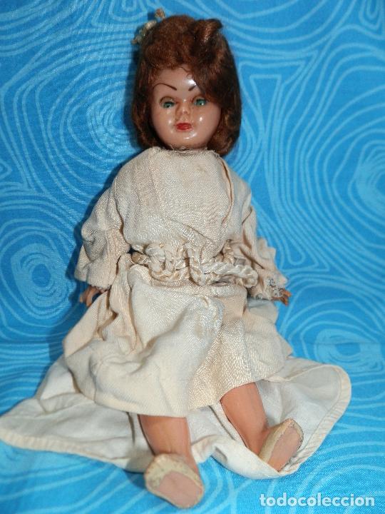Mu&ntilde;ecas espa&ntilde;olas modernas: ANTIGUA MU&Ntilde;ECA PL&Aacute;STICO RIGIDO COMUNI&Oacute;N - Foto 1