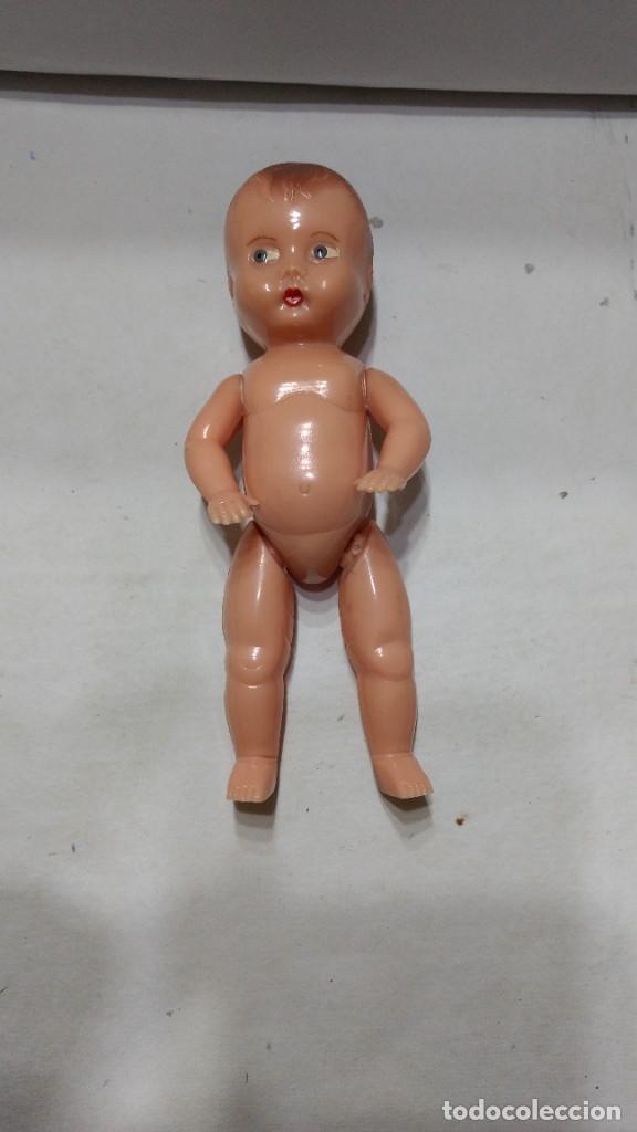 Mu&ntilde;ecas espa&ntilde;olas modernas: ANTIGUOS MU&Ntilde;EQUITO PLASTICO DURO O CELULOIDE - Foto 1
