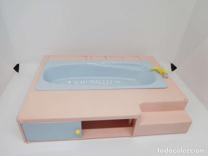 Mu&ntilde;ecas espa&ntilde;olas modernas: Ba&ntilde;era de la mu&ntilde;eca Chabel de Feber a&ntilde;os 80. - Foto 1