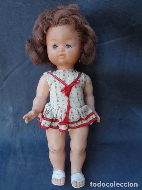 Mu&ntilde;ecas espa&ntilde;olas modernas: MU&Ntilde;ECA PL&Aacute;STICO GOMA A&Ntilde;OS 70. - Foto 1