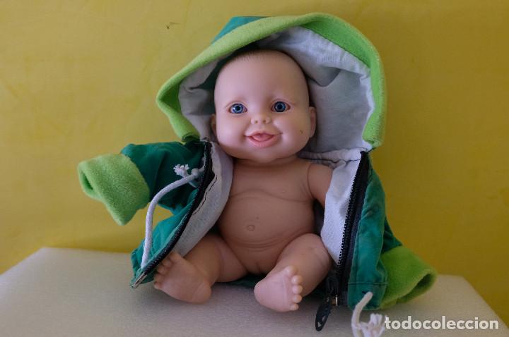 Mu&ntilde;ecas espa&ntilde;olas modernas: MU&Ntilde;ECA BEBE. MARCA IRIS 17 CM CON ALBORNOZ - Foto 1