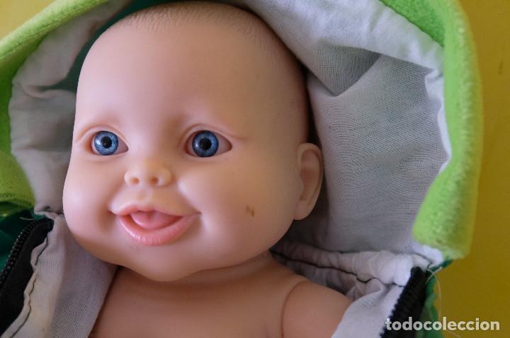 Mu&ntilde;ecas espa&ntilde;olas modernas: MU&Ntilde;ECA BEBE. MARCA IRIS 17 CM CON ALBORNOZ - Foto 2