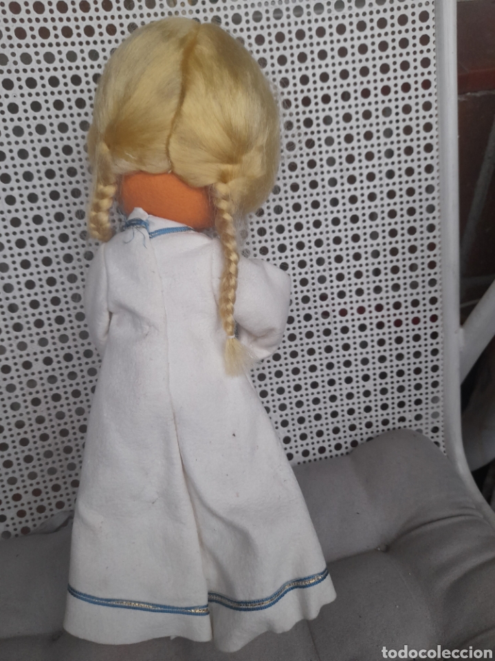 Mu&ntilde;ecas espa&ntilde;olas modernas: Antigua mu&ntilde;eca de comuni&oacute;n de fieltro - Foto 3