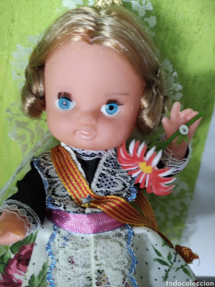 Mu&ntilde;ecas espa&ntilde;olas modernas: Mu&ntilde;eca con traje regional - Foto 2