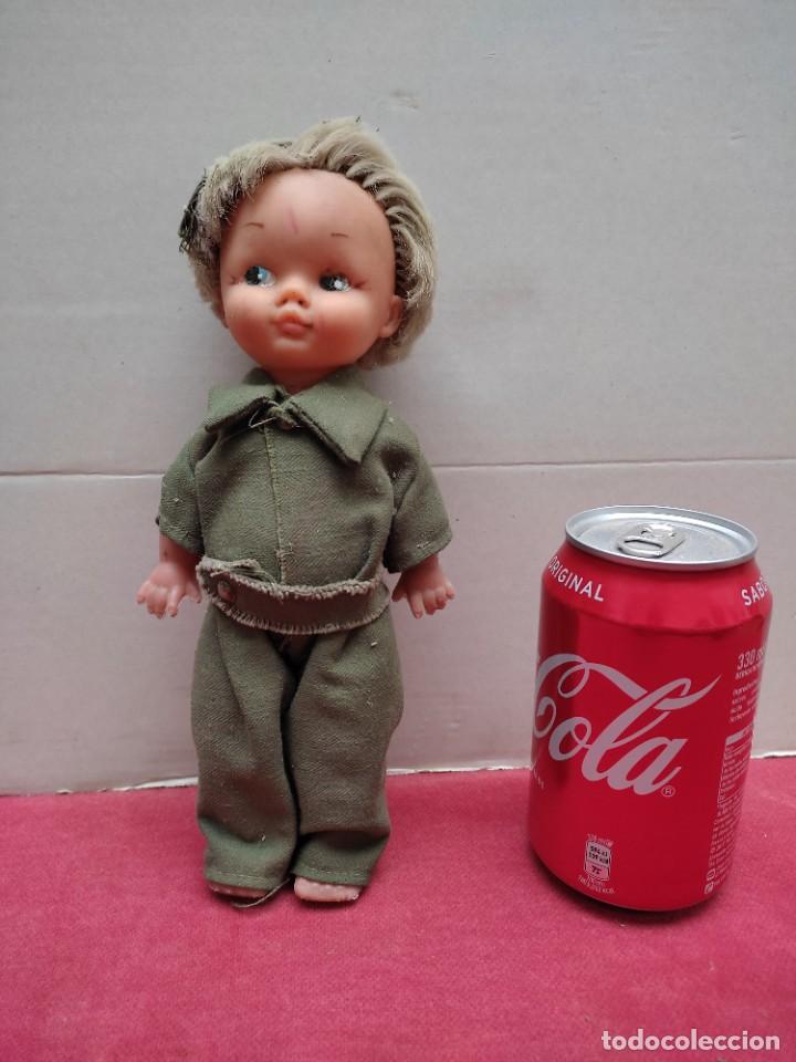 Mu&ntilde;ecas espa&ntilde;olas modernas: mu&ntilde;eca militar - 22cm alta - Foto 1
