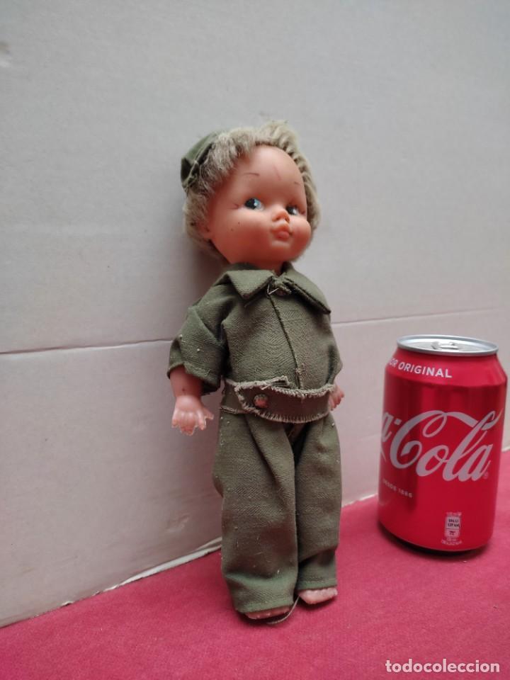Mu&ntilde;ecas espa&ntilde;olas modernas: mu&ntilde;eca militar - 22cm alta - Foto 2