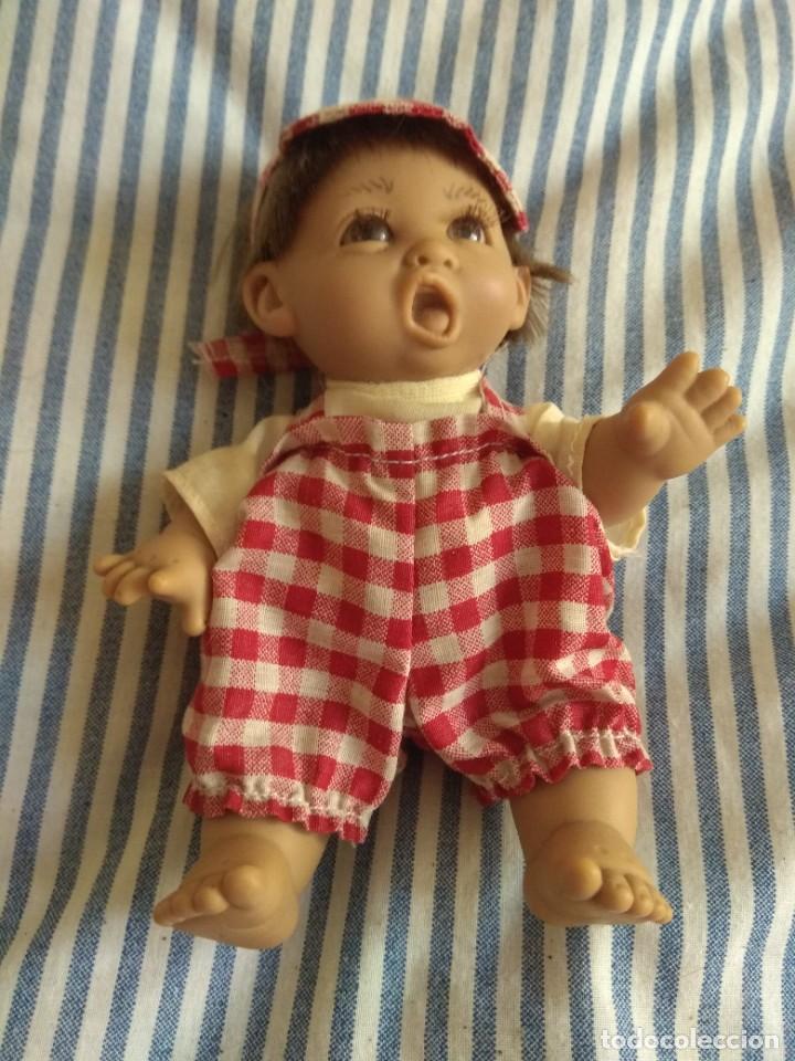 Mu&ntilde;ecas espa&ntilde;olas modernas: Mu&ntilde;eco gestitos Mini Peke Robert - Foto 1