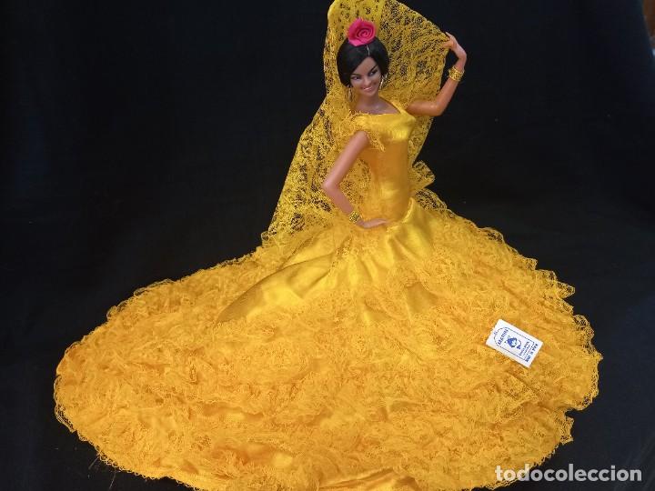 Mu&ntilde;ecas espa&ntilde;olas modernas: MU&Ntilde;ECA &uml;MAR&Iacute;N&uml; (AMARILLO-COLA) 32cm - Foto 1