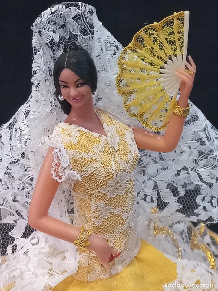 Mu&ntilde;ecas espa&ntilde;olas modernas: MU&Ntilde;ECA &uml;MAR&Iacute;N&uml; (AMARILLO-BLANCO) 26cm - Foto 2