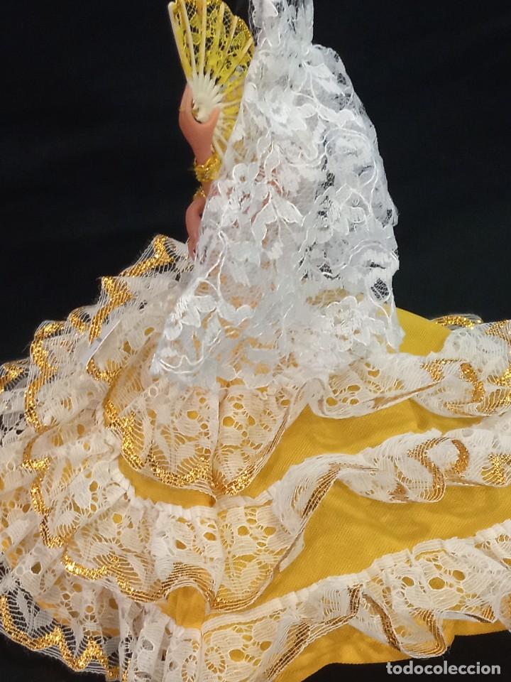 Mu&ntilde;ecas espa&ntilde;olas modernas: MU&Ntilde;ECA &uml;MAR&Iacute;N&uml; (AMARILLO-BLANCO) 26cm - Foto 3