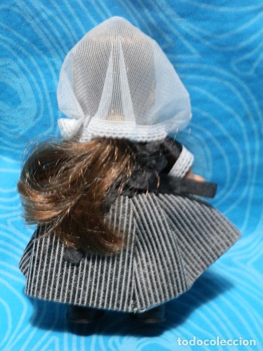 Mu&ntilde;ecas espa&ntilde;olas modernas: MU&Ntilde;ECA REGIONAL MALLORCA, MARCA FOLK - Foto 3