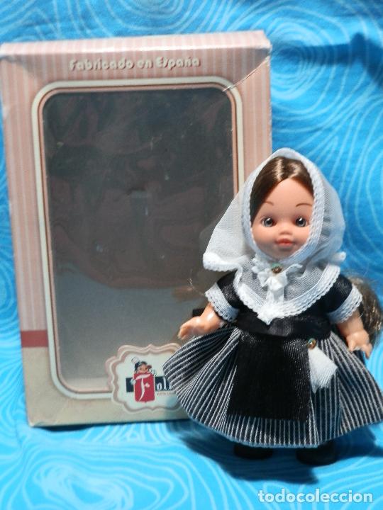 Mu&ntilde;ecas espa&ntilde;olas modernas: MU&Ntilde;ECA REGIONAL MALLORCA, MARCA FOLK - Foto 1