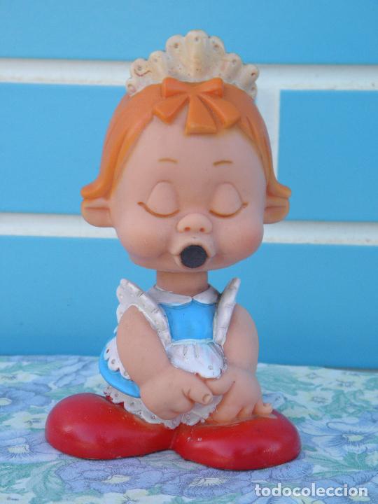 Mu&ntilde;ecas Espa&ntilde;olas Modernas: Antigua mu&ntilde;eca Doncella del Set Soy Besitos se besan cuando se acercan de b.b.