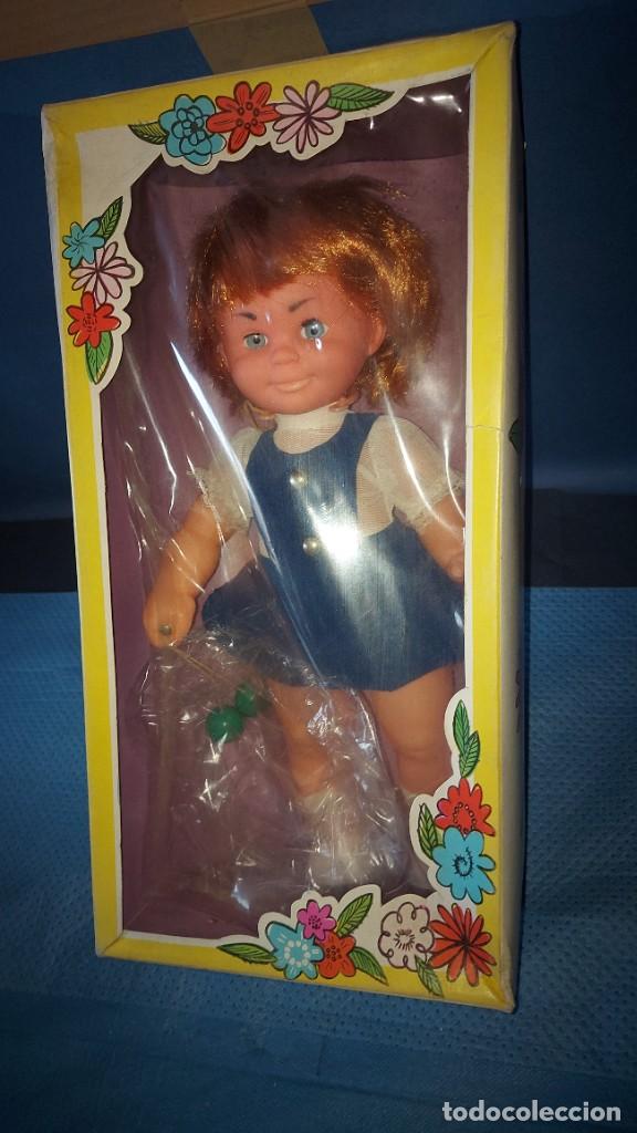 Mu&ntilde;ecas espa&ntilde;olas modernas: MU&Ntilde;ECA DE ESVI CON BOLAS TACA TACA - Foto 1