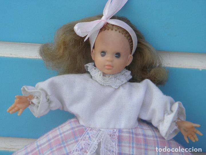 Mu&ntilde;ecas espa&ntilde;olas modernas: Mu&ntilde;eca antigua Carina Flexy de Vicma - Foto 2