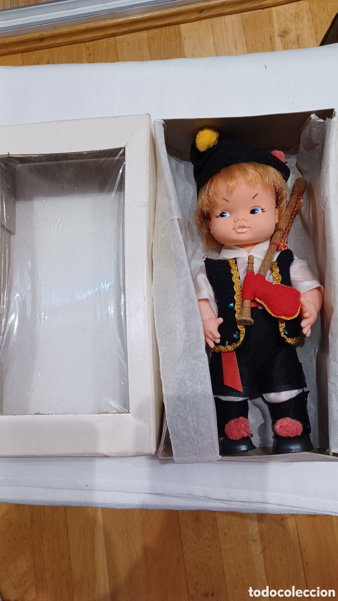 Mu&ntilde;ecas espa&ntilde;olas modernas: Mu&ntilde;eco regional 25 cm en caja - Foto 1