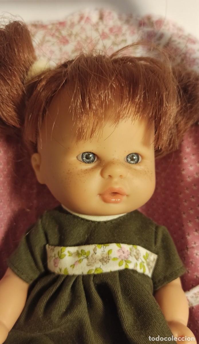 Mu&ntilde;ecas espa&ntilde;olas modernas: Mu&ntilde;eca de 20 cm con hamaca de 27 cm La NINA - Foto 2