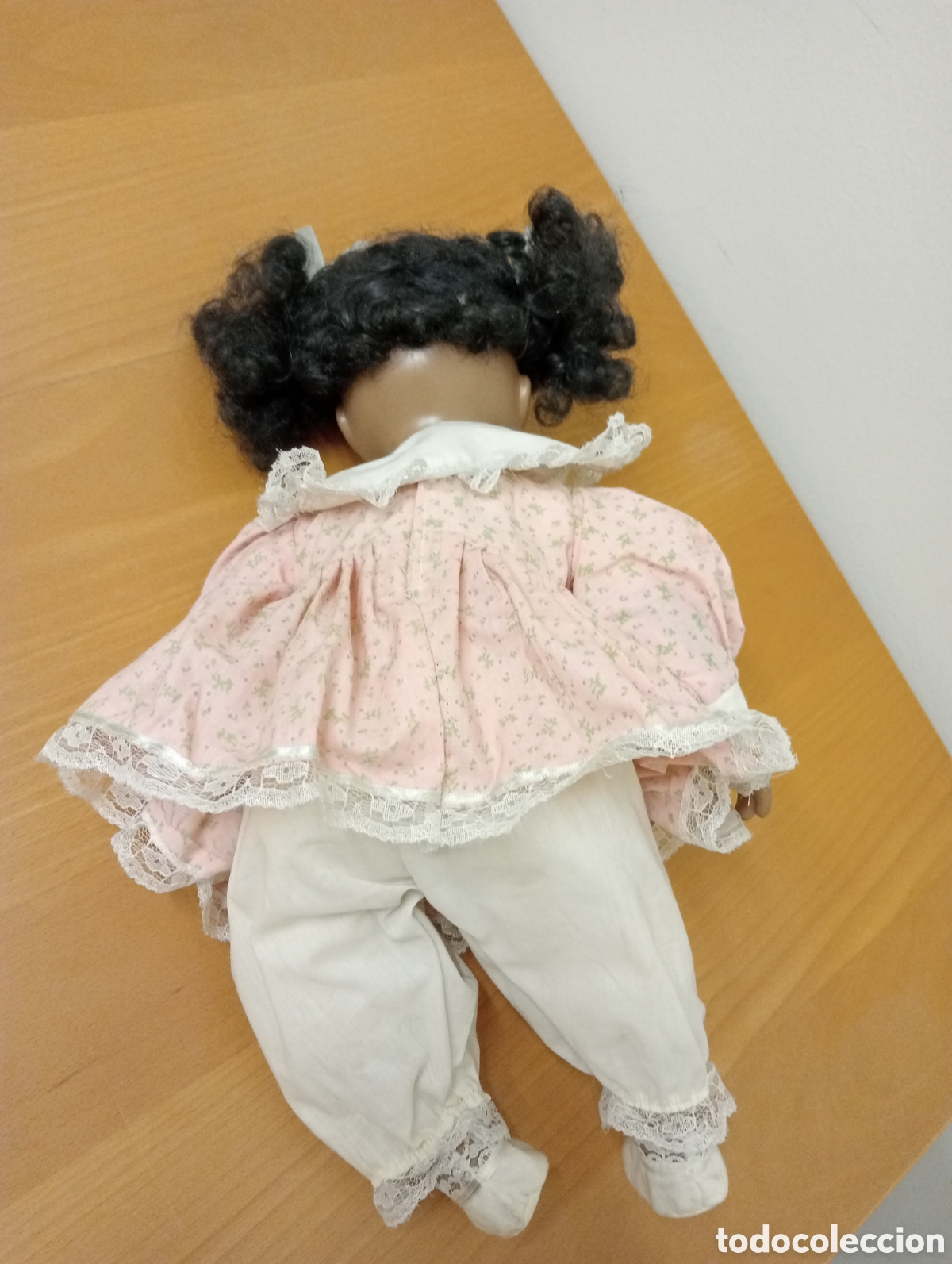 Mu&ntilde;ecas espa&ntilde;olas modernas: Mu&ntilde;eca negra porcelana - Foto 4