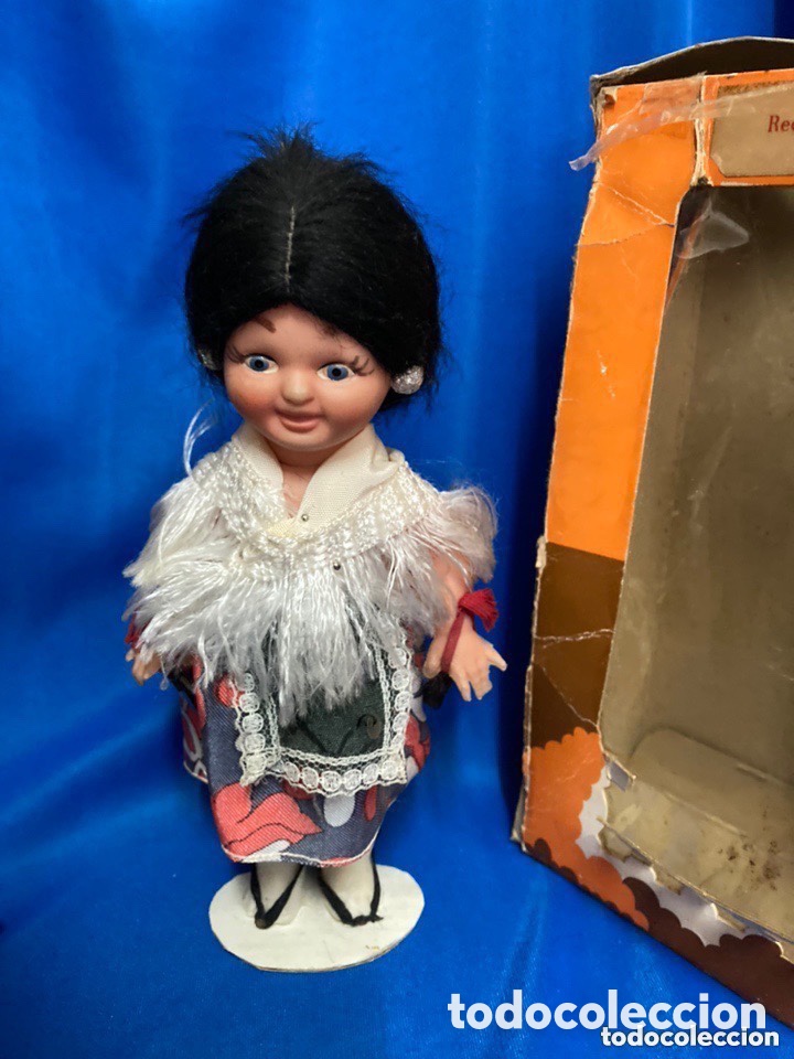Mu&ntilde;ecas espa&ntilde;olas modernas: Mu&ntilde;eca vestida con ropa regional , - Foto 2