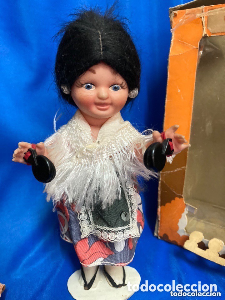 Mu&ntilde;ecas espa&ntilde;olas modernas: Mu&ntilde;eca vestida con ropa regional , - Foto 1