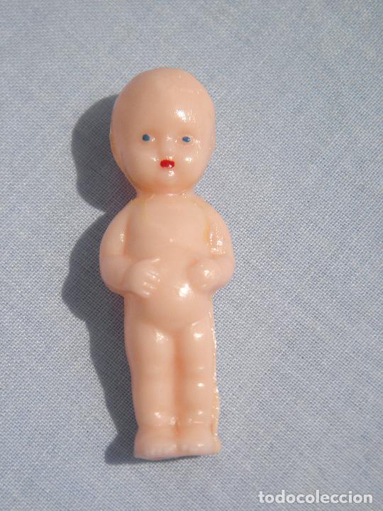 Mu&ntilde;ecas espa&ntilde;olas modernas: Antiguo mu&ntilde;eco beb&eacute; miniatura de celuloide - Foto 1