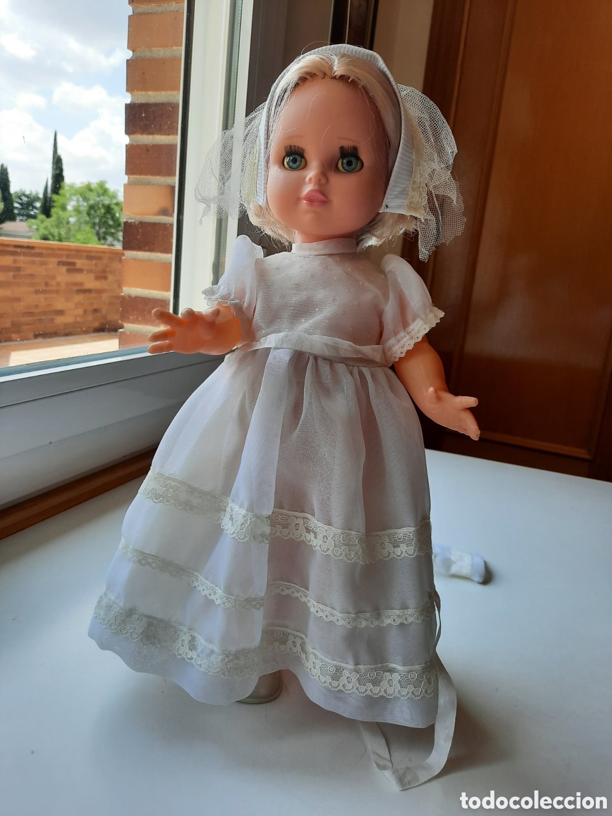 Mu&ntilde;ecas espa&ntilde;olas modernas: Mu&ntilde;eca vestida de comuni&oacute;n, a&ntilde;os 80 - Foto 1