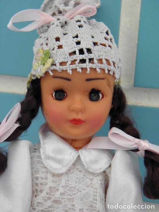 Mu&ntilde;ecas espa&ntilde;olas modernas: Antigua mu&ntilde;eca de celuloide - Foto 2