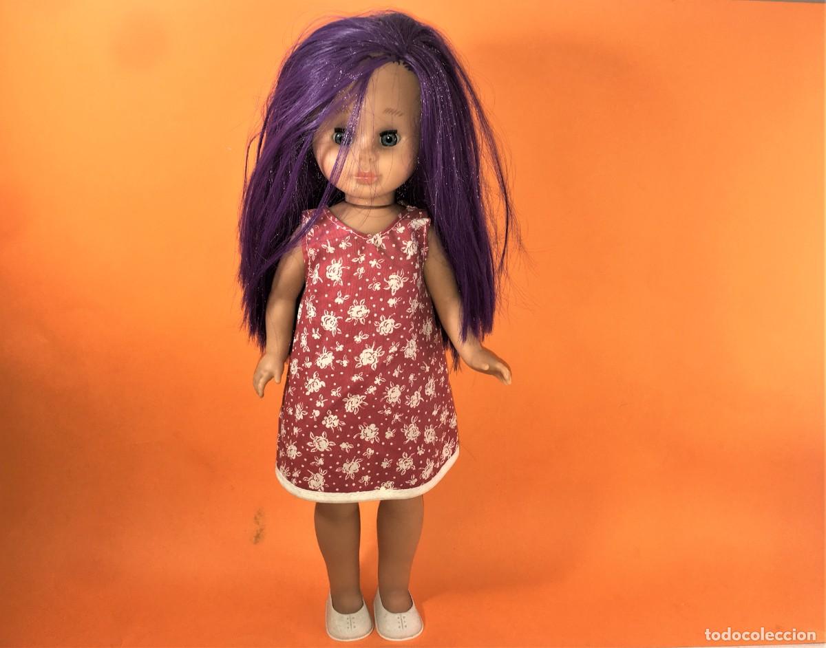 Mu&ntilde;ecas espa&ntilde;olas modernas: MU&Ntilde;ECA KIKA PELO LILA MORADO - Foto 1