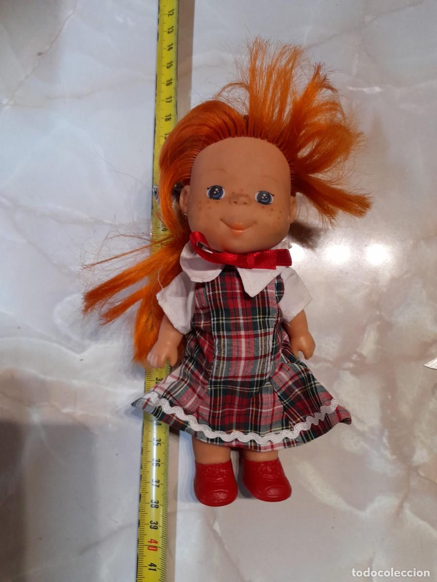 Mu&ntilde;ecas espa&ntilde;olas modernas: MU&Ntilde;ECA DE FEBER MINI POCAS PECAS COMPLETA DE ORIGEN - Foto 2