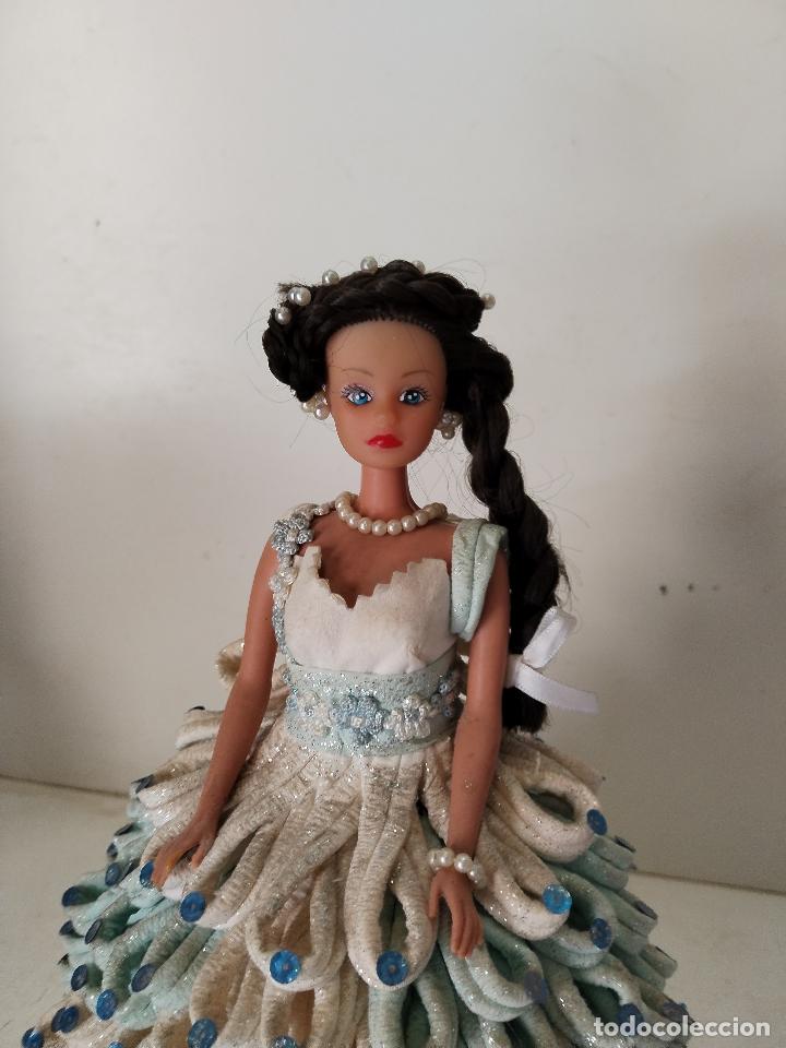 Mu&ntilde;ecas espa&ntilde;olas modernas: mu&ntilde;eca manual con vestido de servilletas - Foto 2