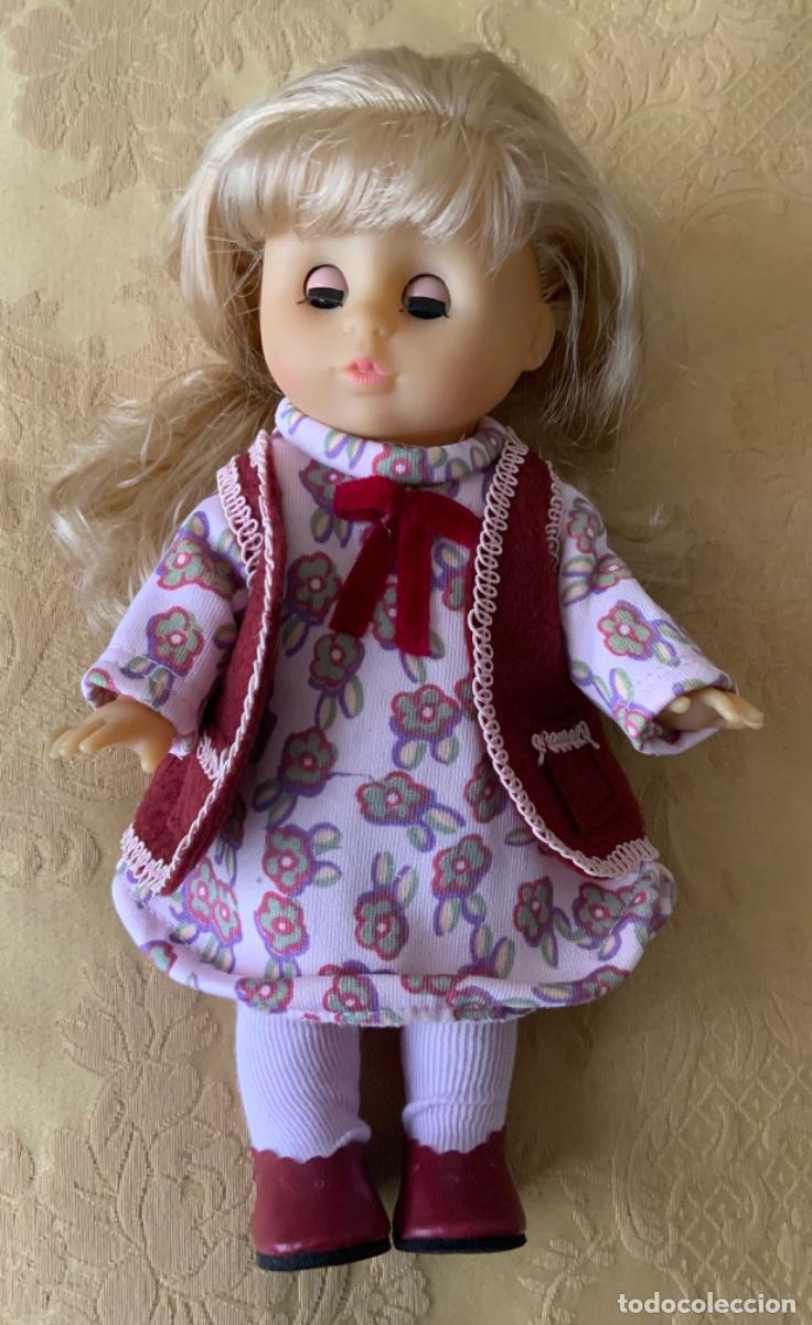 Mu&ntilde;ecas espa&ntilde;olas modernas: MU&Ntilde;ECA DULCE EMY OLOR A VAINILLA - Foto 1