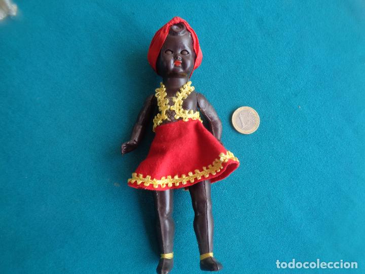Mu&ntilde;ecas espa&ntilde;olas modernas: MU&Ntilde;ECA NEGRITA DE CELULOIDE, MARCA GALLOS, ITALIANA - Foto 1