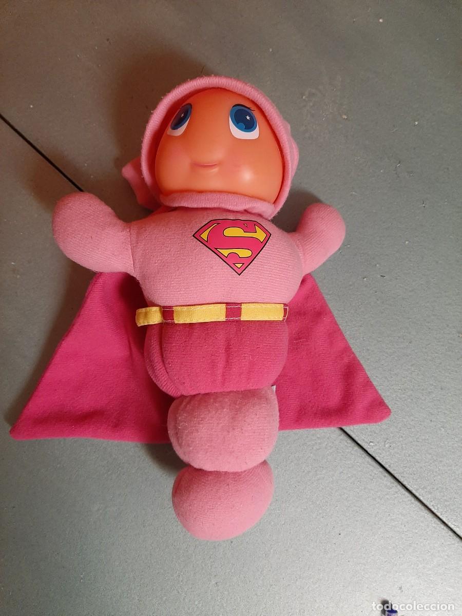 Muñeco GusiLuz Gusi luz de Superman. DC.