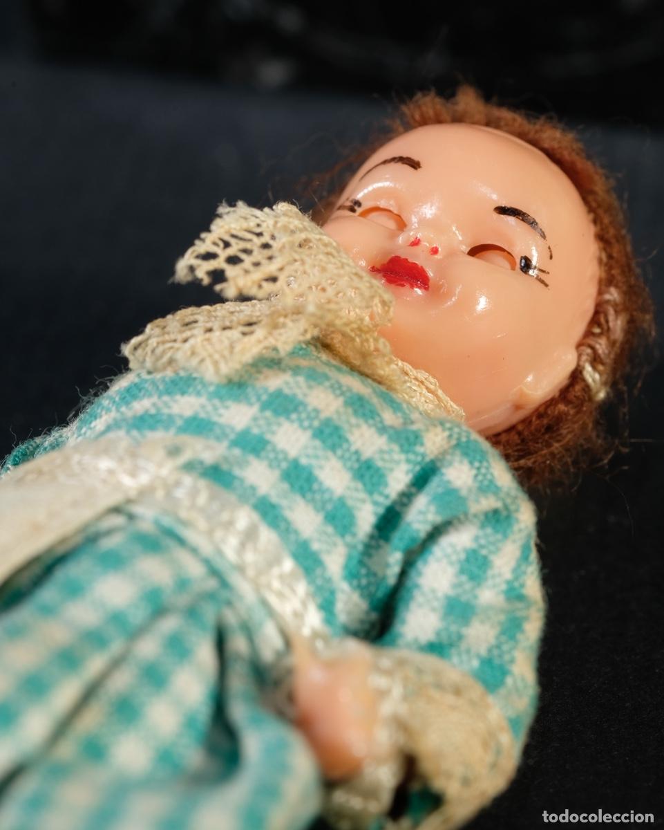 Mu&ntilde;ecas espa&ntilde;olas modernas: Peque&ntilde;a mu&ntilde;eca de pl&aacute;stico con ojos dormilones - Foto 7