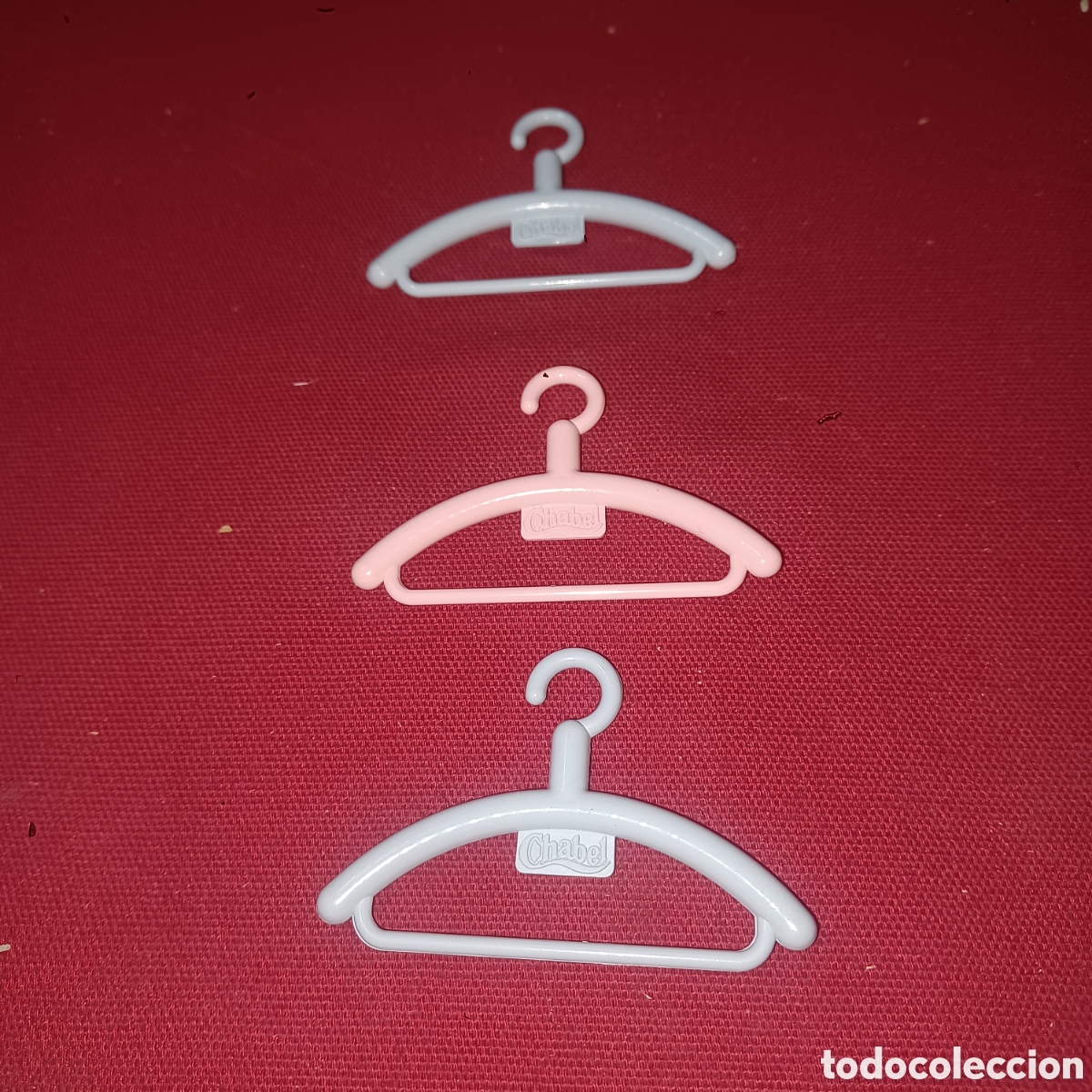 Mu&ntilde;ecas espa&ntilde;olas modernas: Lote 3 perchas Chabel - Foto 1
