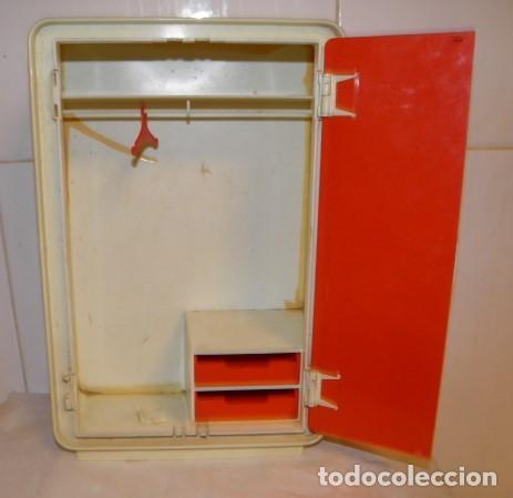 Mu&ntilde;ecas espa&ntilde;olas modernas: ARMARIO DE SINDY DE FLORIDO,CON PERCHA - Foto 2