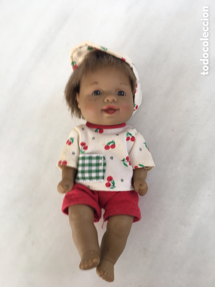 Mu&ntilde;ecas espa&ntilde;olas modernas: Bonito mu&ntilde;eco Llorens conjunt&oacute; cerezas - Foto 1
