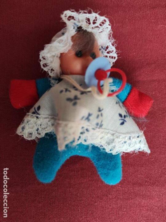 Mu&ntilde;ecas espa&ntilde;olas modernas: PEQUE&Ntilde;A MU&Ntilde;ECA CON CHUPETE. - Foto 1