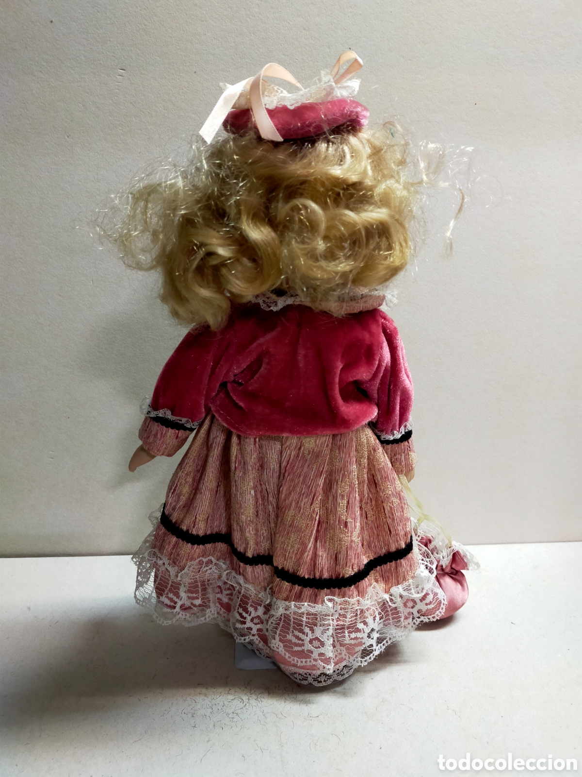Mu&ntilde;ecas espa&ntilde;olas modernas: MU&Ntilde;ECA DE PORCELANA EN SOPORTE. - Foto 3