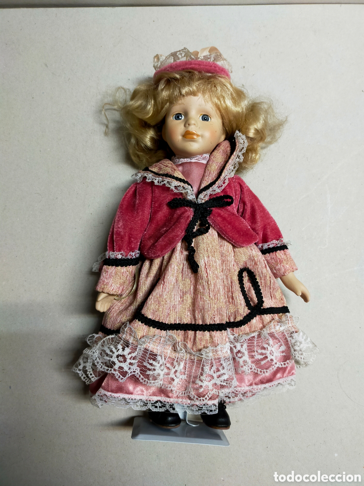 Mu&ntilde;ecas espa&ntilde;olas modernas: MU&Ntilde;ECA DE PORCELANA EN SOPORTE. - Foto 9