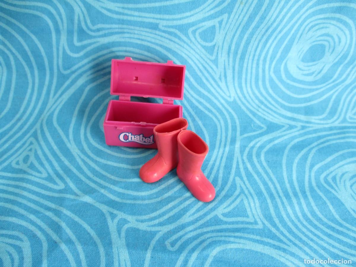Mu&ntilde;ecas espa&ntilde;olas modernas: CHABEL,BOTAS CONJUNTO LLUVIA ROSA - Foto 4