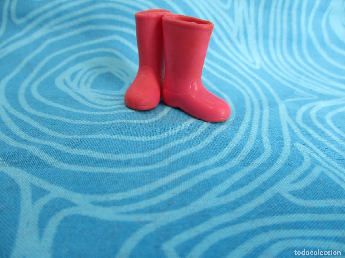 Mu&ntilde;ecas espa&ntilde;olas modernas: CHABEL,BOTAS CONJUNTO LLUVIA ROSA - Foto 7