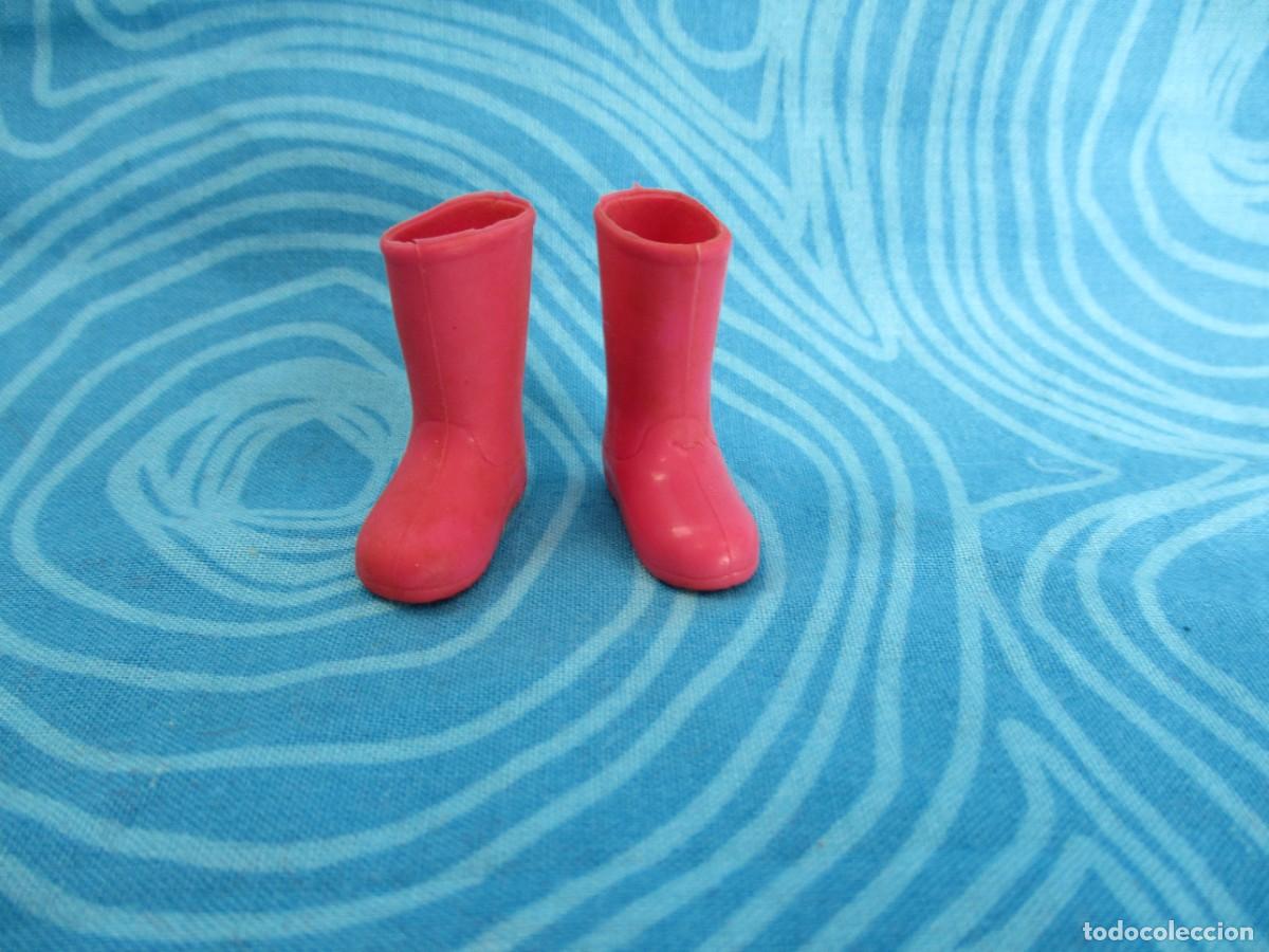 Mu&ntilde;ecas espa&ntilde;olas modernas: CHABEL,BOTAS CONJUNTO LLUVIA ROSA - Foto 8
